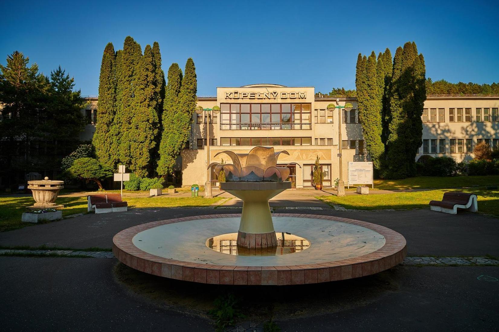 Hotel Palace - Kupele スリアチ エクステリア 写真